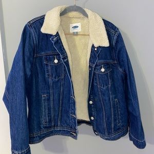Old Navy sherpa lined denim jacket size XL, like new!